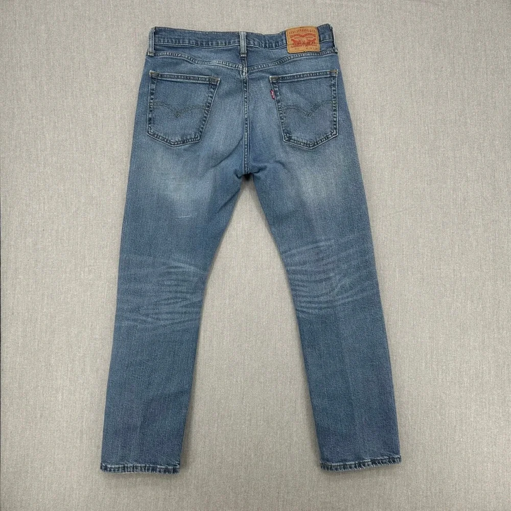 Levis measurements waist